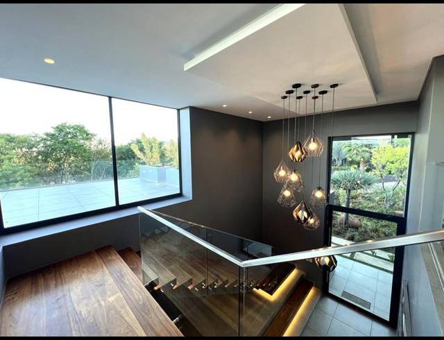 6 BEDROOM HOUSE FOR SALE IN FEATHERBROOKE ESTATE